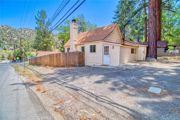 Wrightwood, CA 92397,1131 Apple