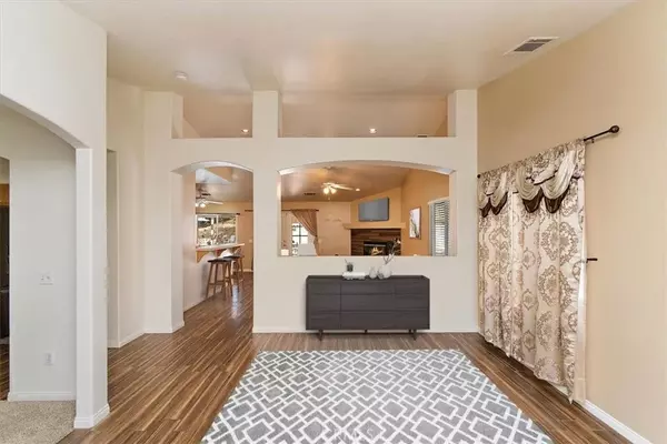 Victorville, CA 92395,13062 Canyon Oak Court