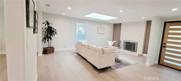 Tustin, CA 92780,1632 Melvin Way