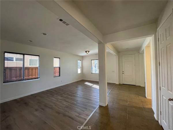 San Jacinto, CA 92582,417 Overleaf Way