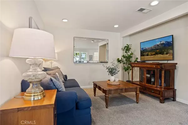 Brea, CA 92821,203 Oak Place