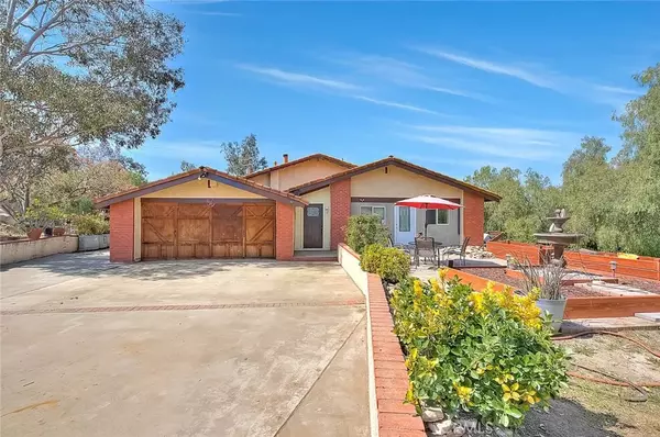 21845 Gold Valley Road, Lake Mathews, CA 92570