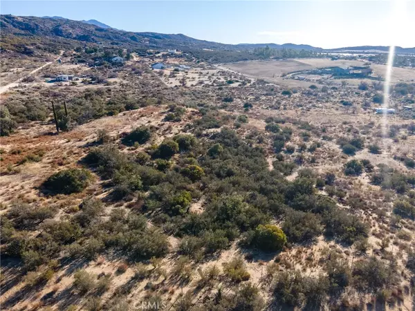 Anza, CA 92539,0 Apple