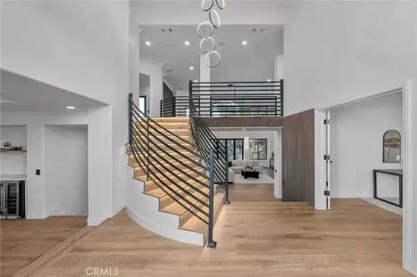 Anaheim Hills, CA 92808,7460 E Hummingbird Circle