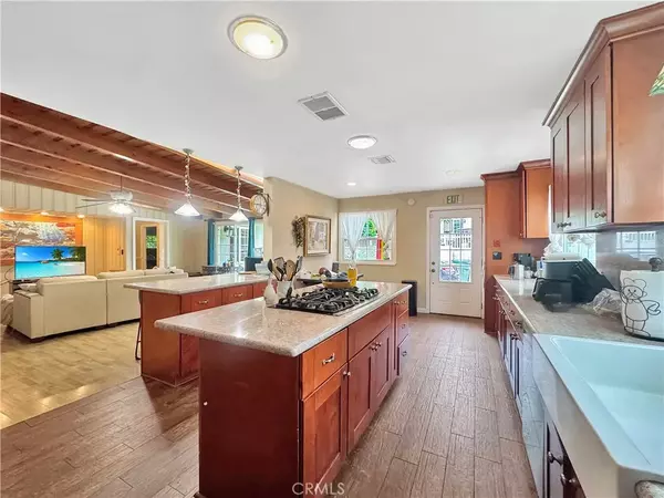 Huntington Beach, CA 92647,7736 Sugar Drive