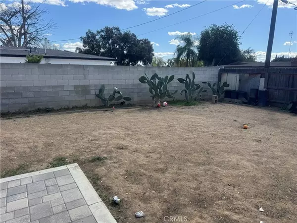 Riverside, CA 92503,8872 San Vicente Avenue