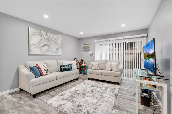 Santa Ana, CA 92707,1001 W Stevens Avenue #141