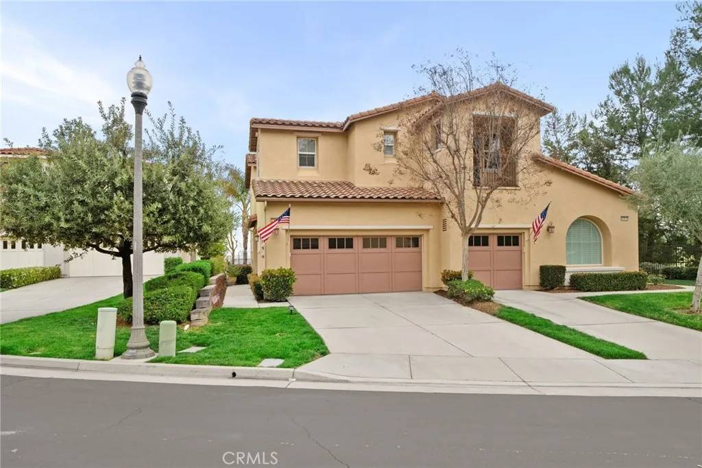 Corona, CA 92883,23822 Los Pinos Court