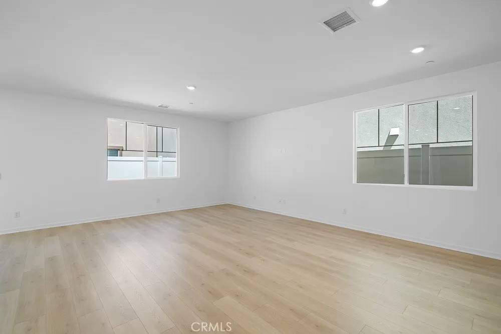 Winchester, CA 92596,32744 Crystal Cove Court