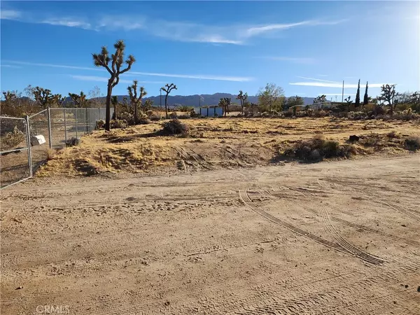 Joshua Tree, CA 92252,61329 Rocky Vista