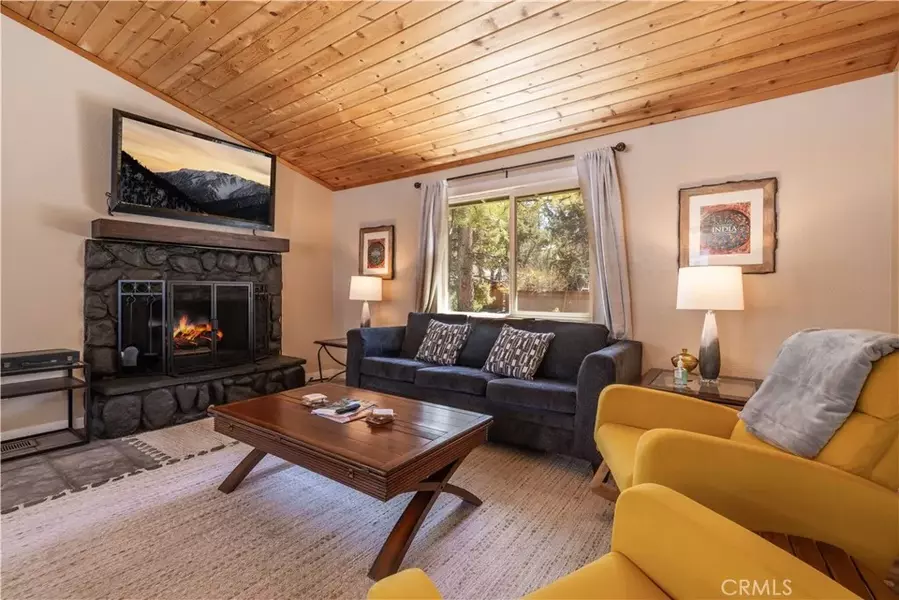 196 Sunset Lane, Sugarloaf, CA 92386