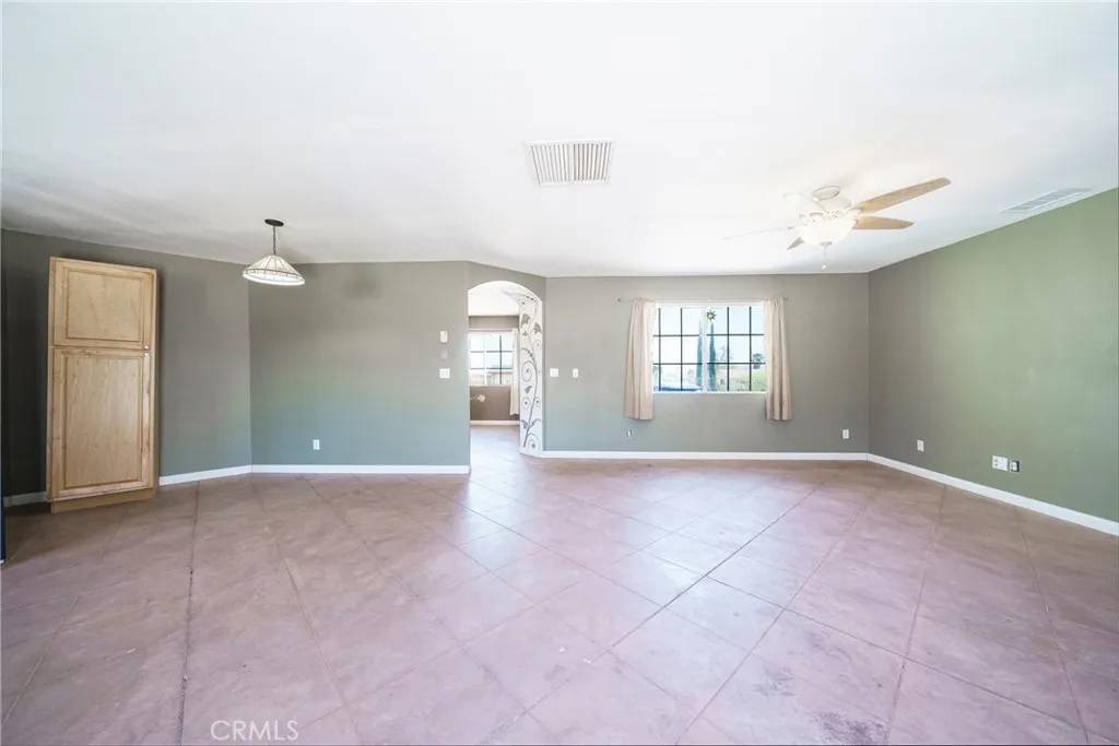 Joshua Tree, CA 92252,4588 Avenida La Flora Desierta