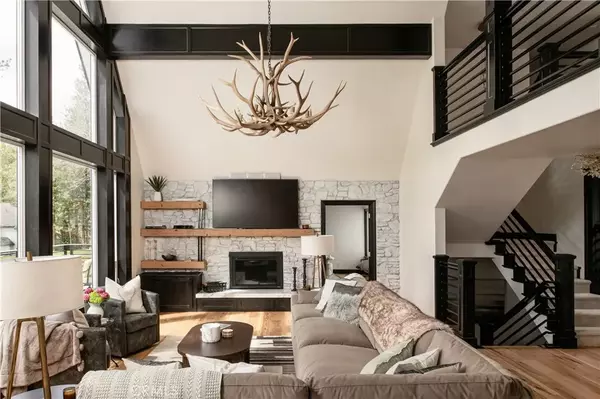 Lake Arrowhead, CA 92352,729 Brentwood Drive