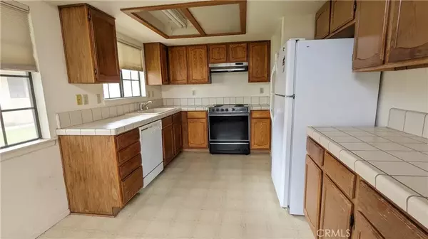 Apple Valley, CA 92308,11682 Maple Street