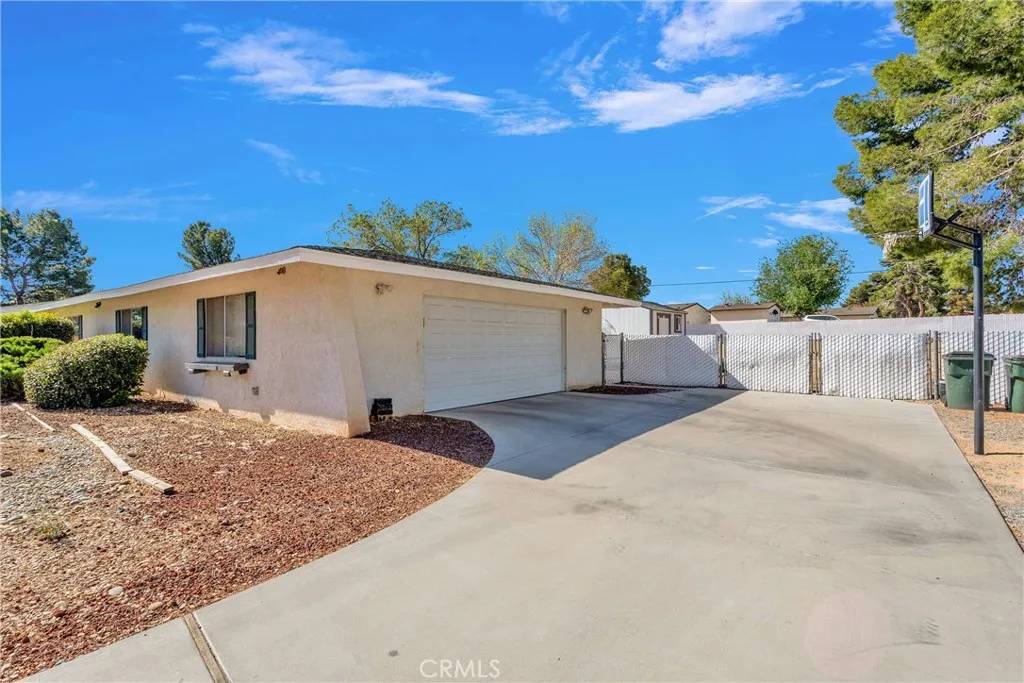 Apple Valley, CA 92307,19445 Yanan Road