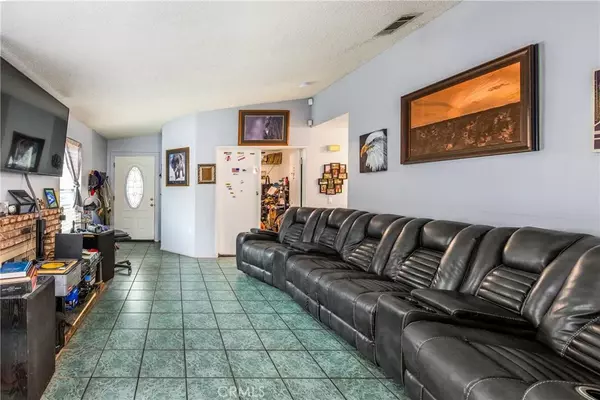 Colton, CA 92324,916 Award Drive