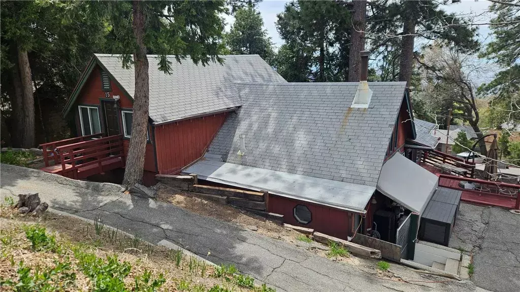 Running Springs, CA 92382,15 Ponderosa Pike