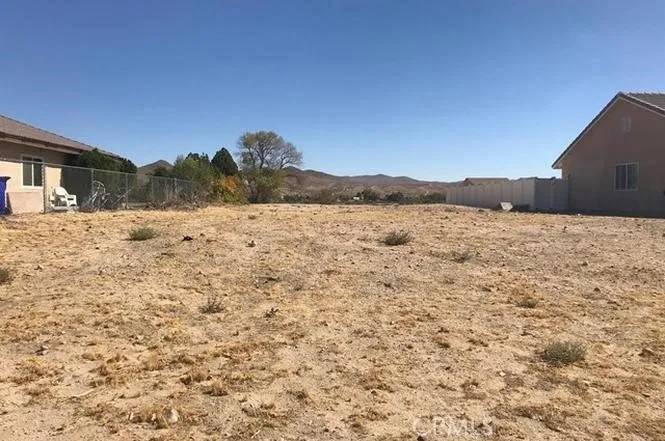 26809 Corona, Helendale, CA 92342