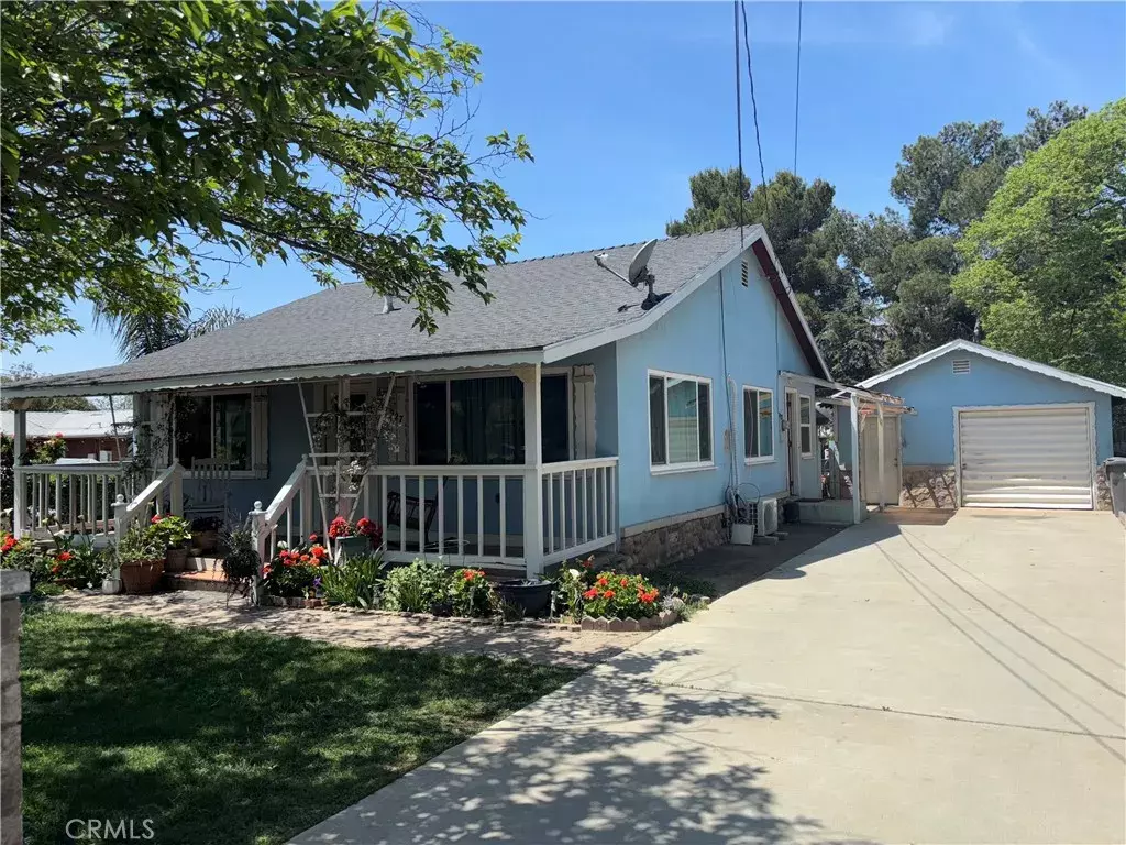 Beaumont, CA 92223,927 MASSACHUSETTS Avenue