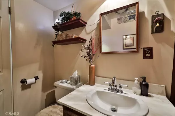 Crestline, CA 92325,22972 Valley View Drive