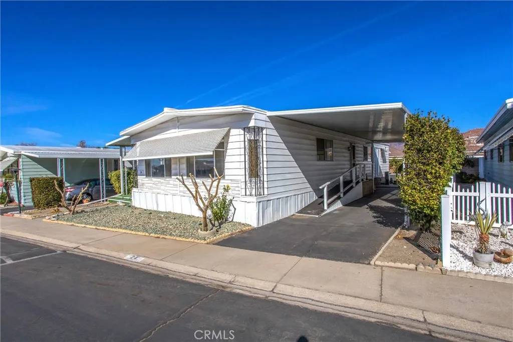 1251 Lugonia #24, Redlands, CA 92374