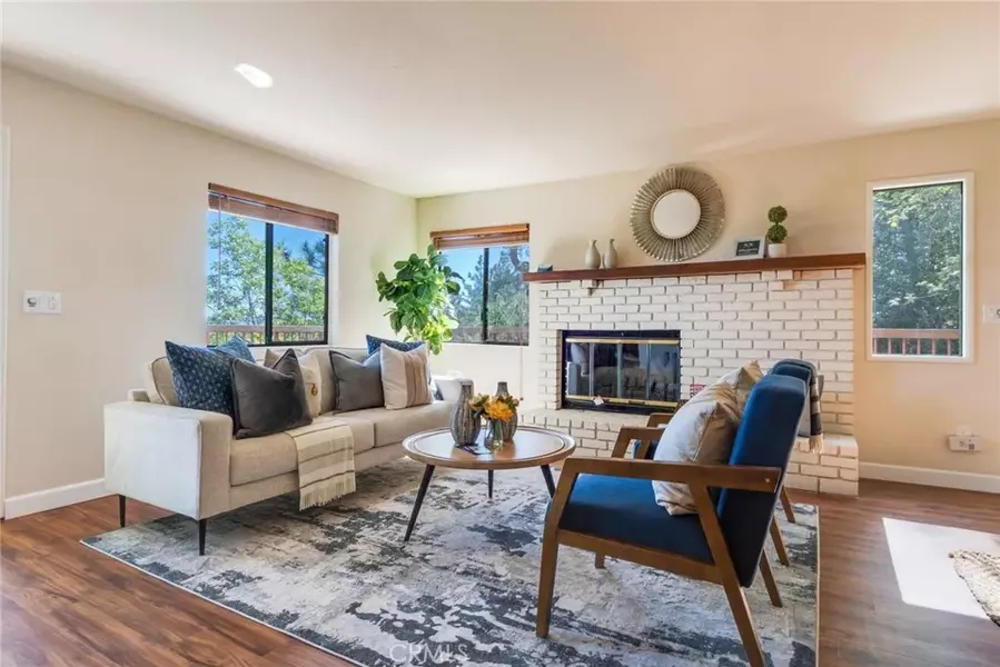 29071 Lassen Dr, Lake Arrowhead, CA 92352