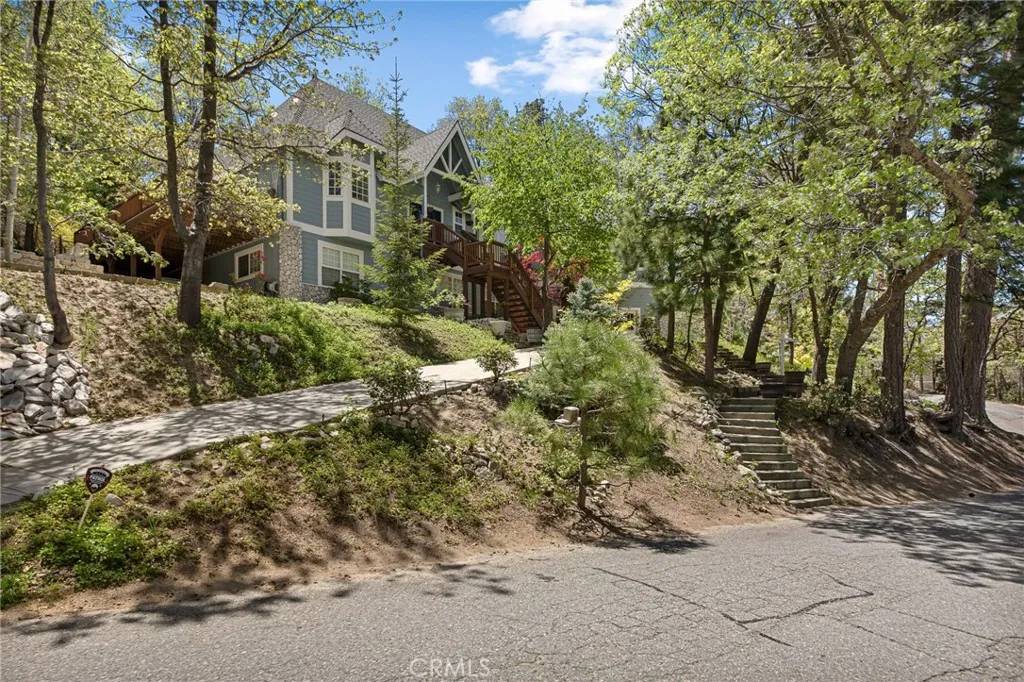 28537 North Shore Road, Lake Arrowhead, CA 92352