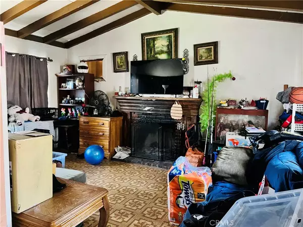 Redlands, CA 92374,122 E Pioneer Avenue