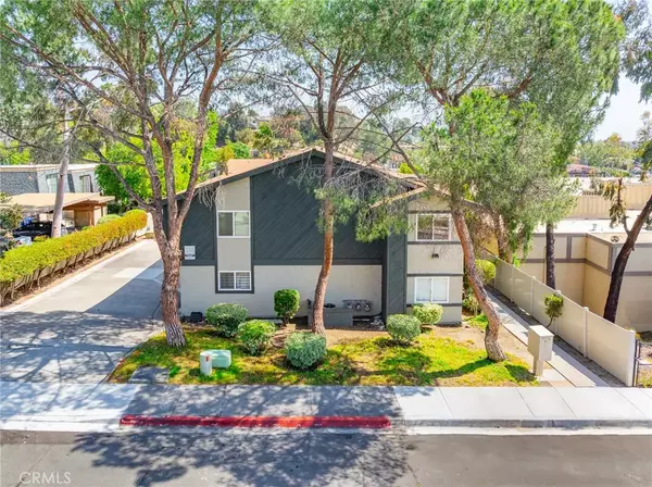 La Mesa, CA 91942,5631 Lake Park Way #2