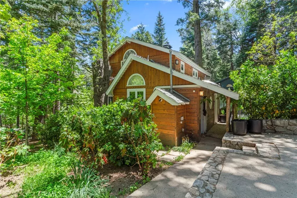 Lake Arrowhead, CA 92352,609 Millburn Road
