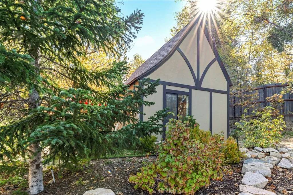 Lake Arrowhead, CA 92352,27625 High Knoll Road