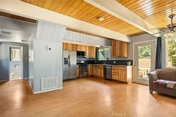 Lake Arrowhead, CA 92352,186 Hemlock Drive