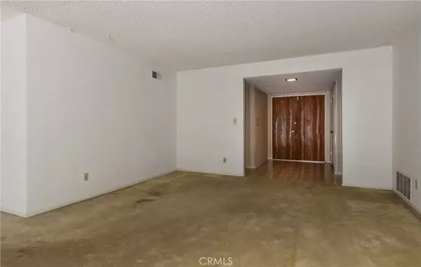 Chatsworth, CA 91311,10140 Cozycroft Avenue