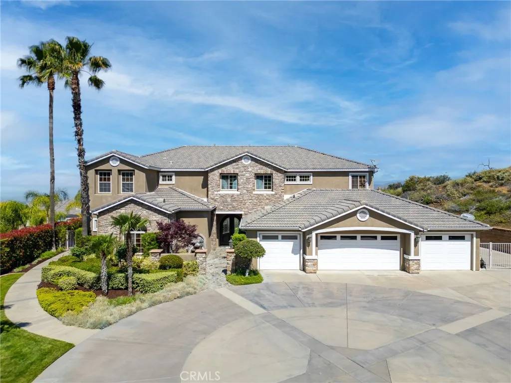 Yucaipa, CA 92399,36472 County Line Road