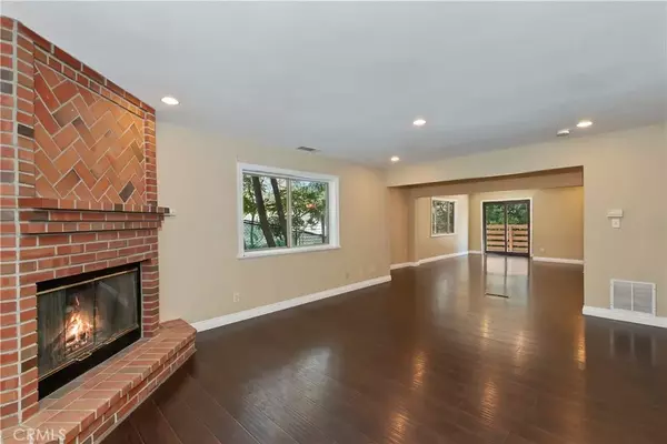 Crestline, CA 92325,23739 Hillside Drive