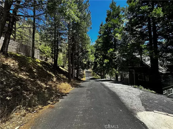 Lake Arrowhead, CA 92352,27315 Pinewood