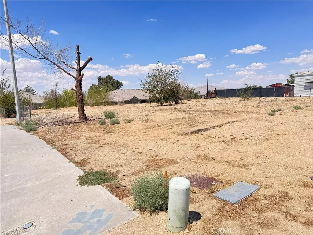 Victorville, CA 92395,16740 Pebble Beach
