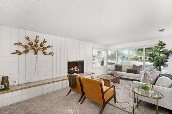 Redlands, CA 92373,1517 Pamela Crest