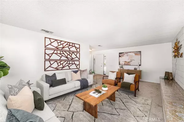 Redlands, CA 92373,1517 Pamela Crest