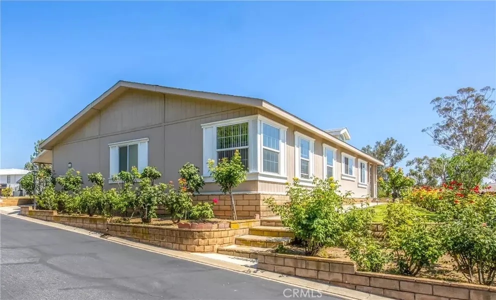 4040 Piedmont #113, Highland, CA 92346