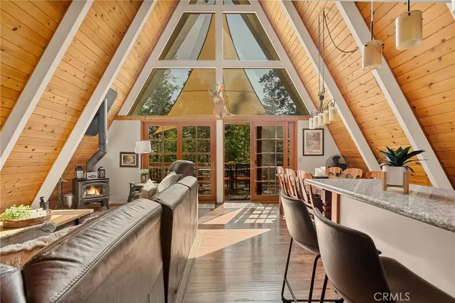 215 Chippewa Lane, Lake Arrowhead, CA 92352