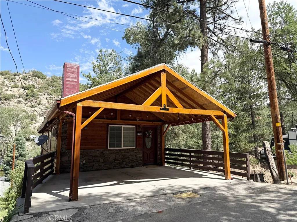 32784 Richmond Drive, Running Springs, CA 92382