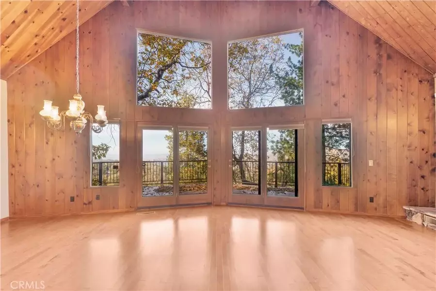 28992 Banff Dr, Lake Arrowhead, CA 92352