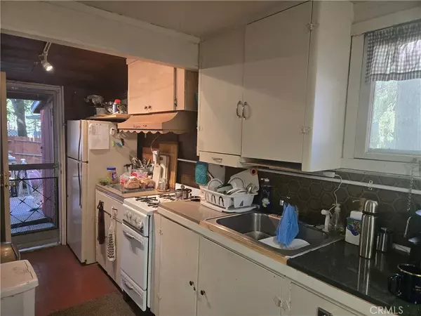 Crestline, CA 92325,25035 Moon Drive