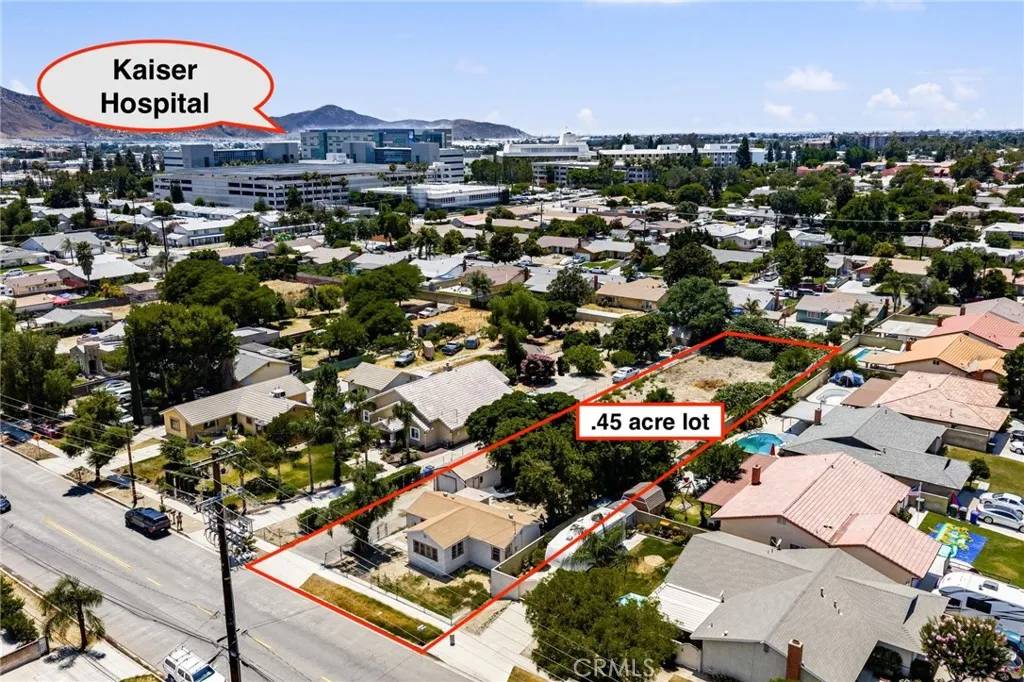 9804 Palmetto Avenue, Fontana, CA 92335
