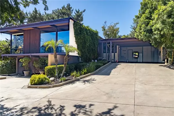 1653 W Cypress Avenue, Redlands, CA 92373