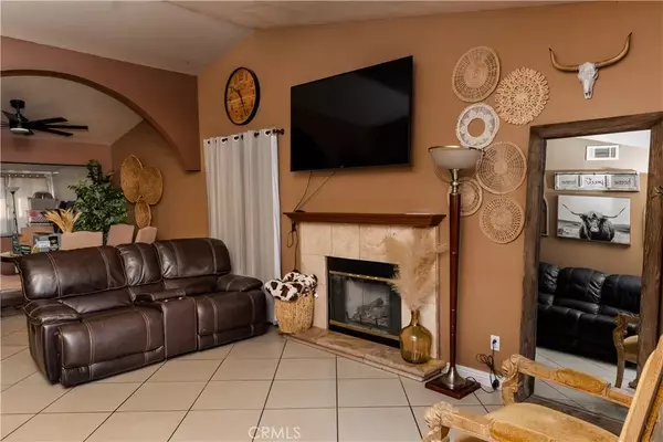 Fontana, CA 92335,13868 Lexus Lane