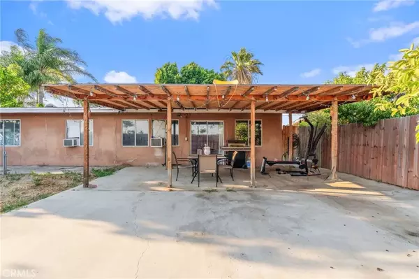 Rialto, CA 92376,645 E King Street