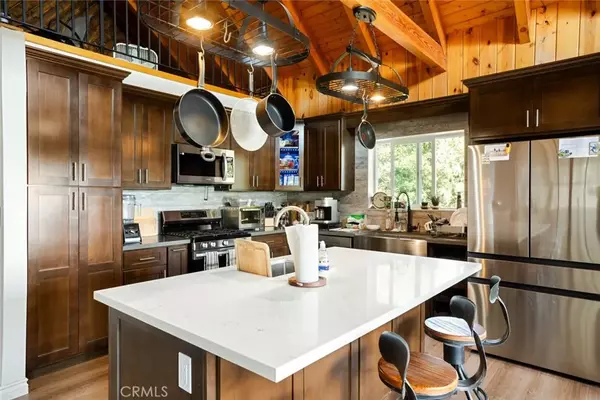 Running Springs, CA 92382,20 Oak Leaf Lane