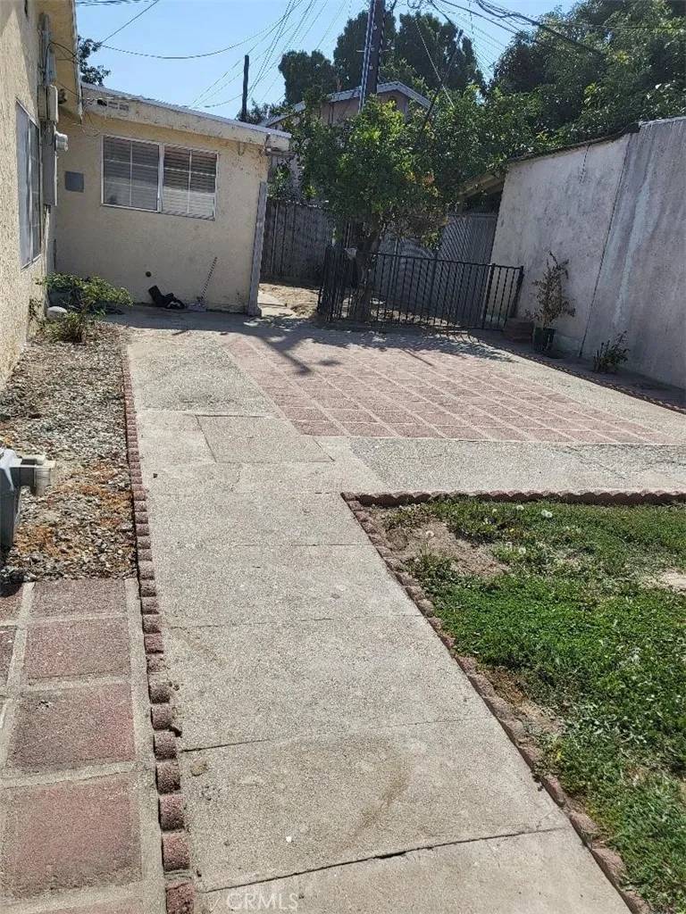 Long Beach, CA 90805,328 E 55th